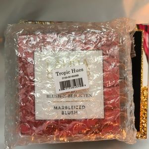 Laura Geller marbleized blush. Brand new never opened.